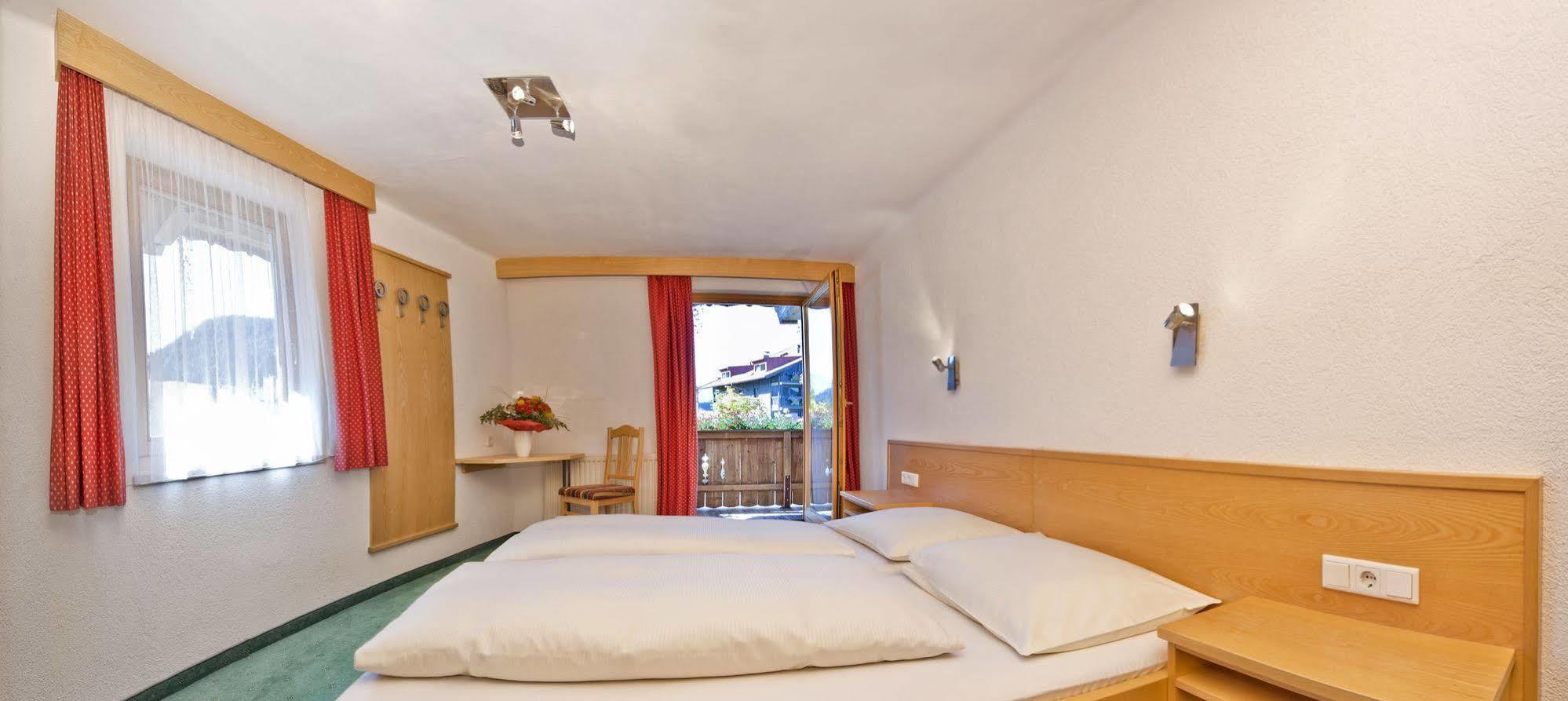 Batzenhaeusl Hotell Seefeld in Tirol Eksteriør bilde